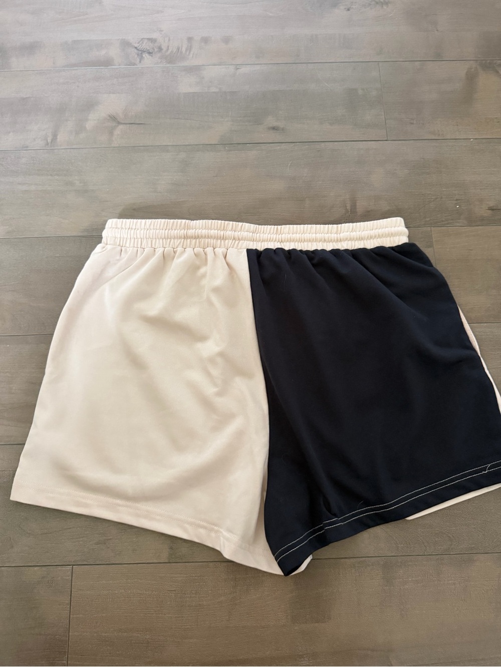 NWT Hem & Thread Shorts - Picture 4 of 4